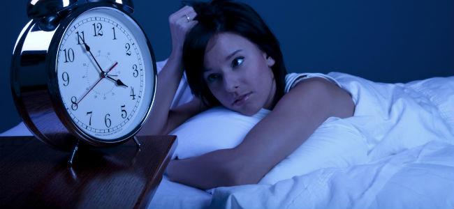 ليلة نوم سيئة تزيد من السعرات الحرارية 