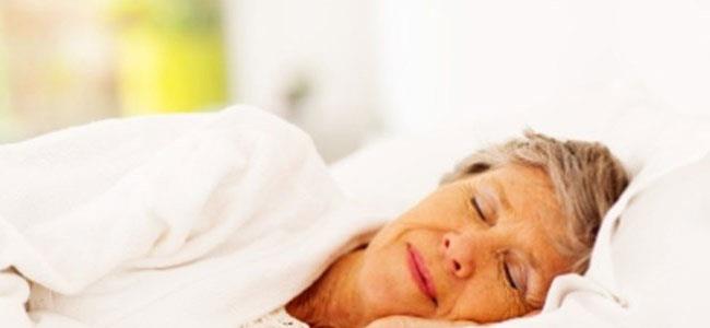  ما هي منافع النوم بعد الظهر للمسنين؟
