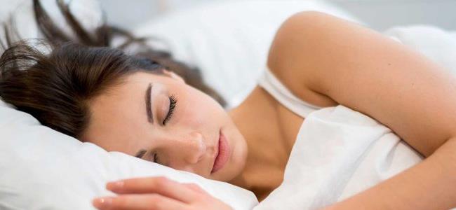  النوم في أوقاتٍ مختلفة كل ليلة يؤثر على الصحة والأداء العلمي!