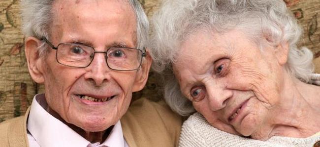 “الحب الحقيقي”… معمران يحتفلان بمرور 80 عاماً على زواجهما!