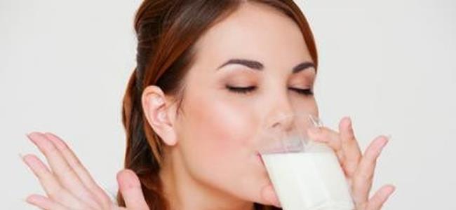 هل الحليب يزيد الوزن أم ينقصه؟